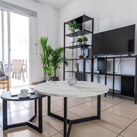 Beautiful 2 Bed Apartment In Paphos Cyprus Esterno foto