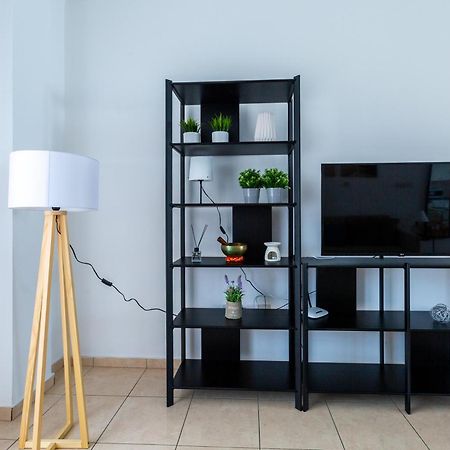 Beautiful 2 Bed Apartment In Paphos Cyprus Esterno foto