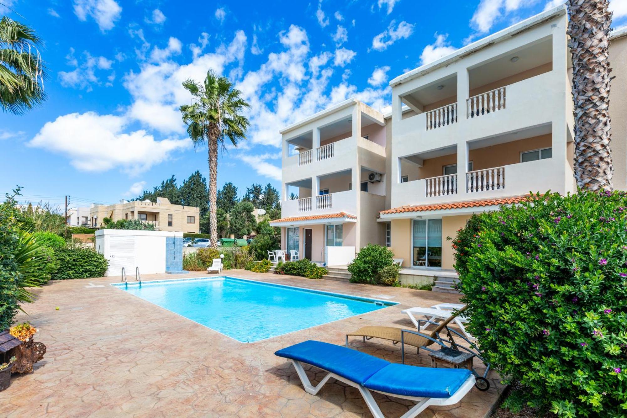 Beautiful 2 Bed Apartment In Paphos Cyprus Esterno foto