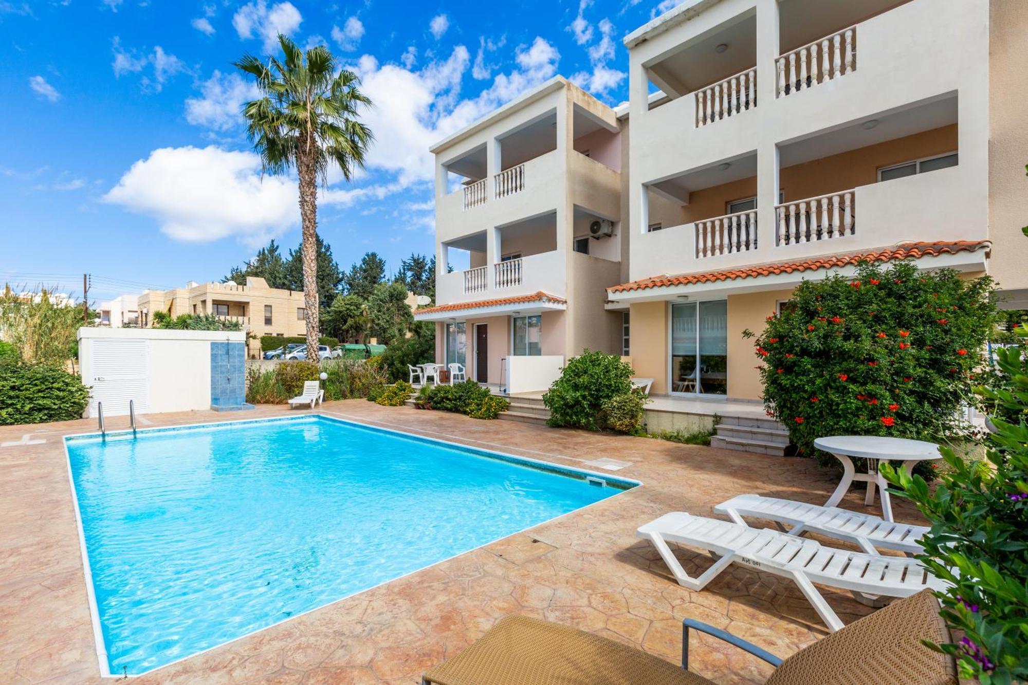 Beautiful 2 Bed Apartment In Paphos Cyprus Esterno foto