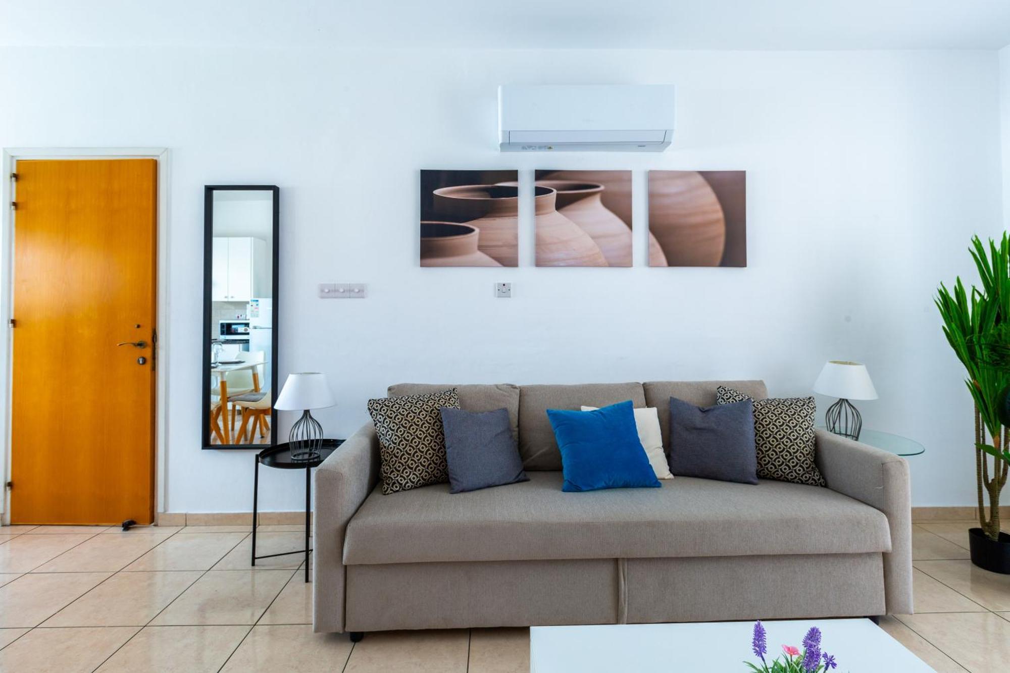 Beautiful 2 Bed Apartment In Paphos Cyprus Esterno foto