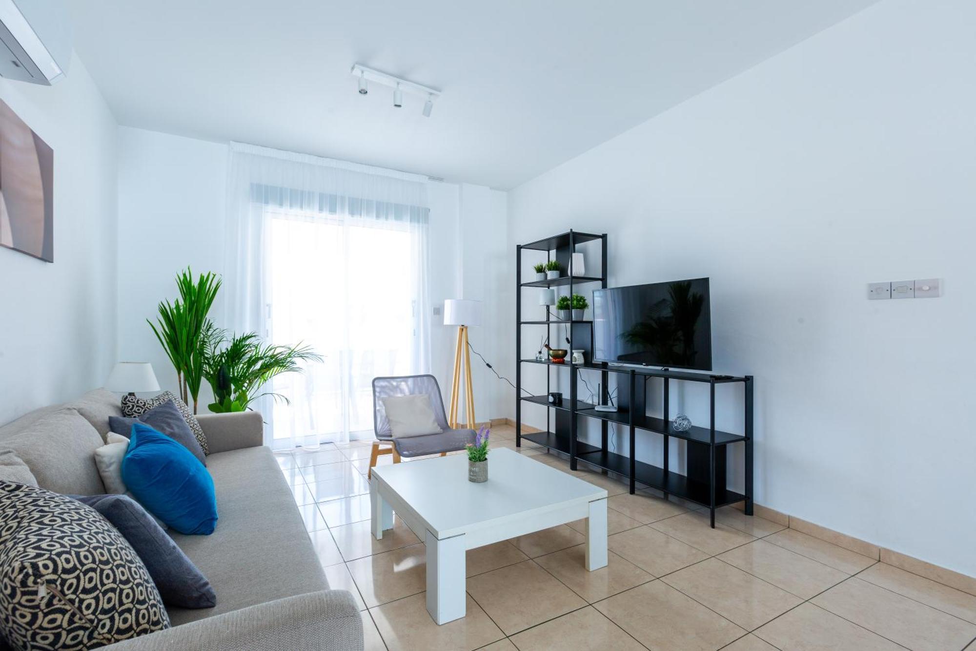 Beautiful 2 Bed Apartment In Paphos Cyprus Esterno foto