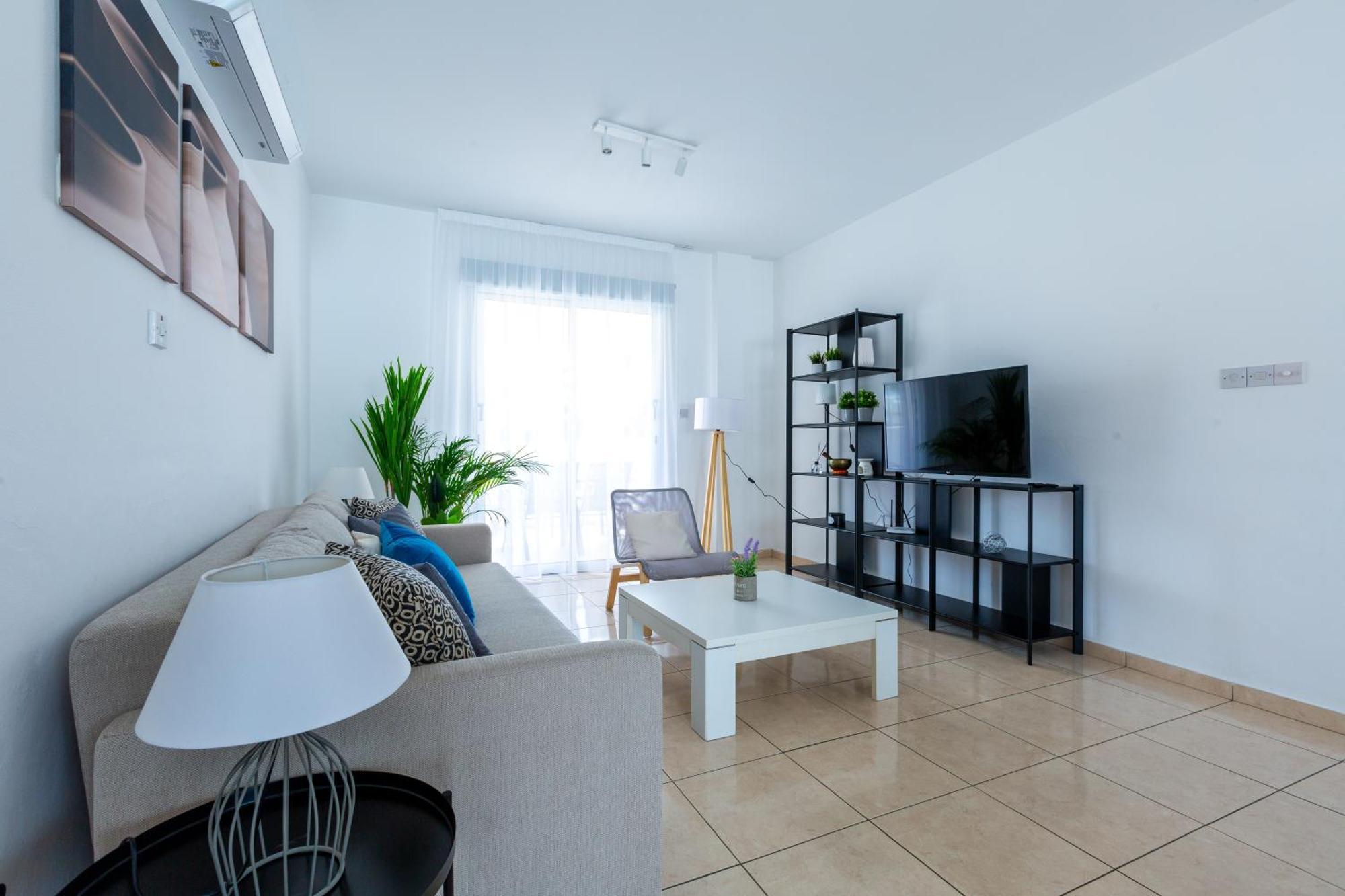 Beautiful 2 Bed Apartment In Paphos Cyprus Esterno foto