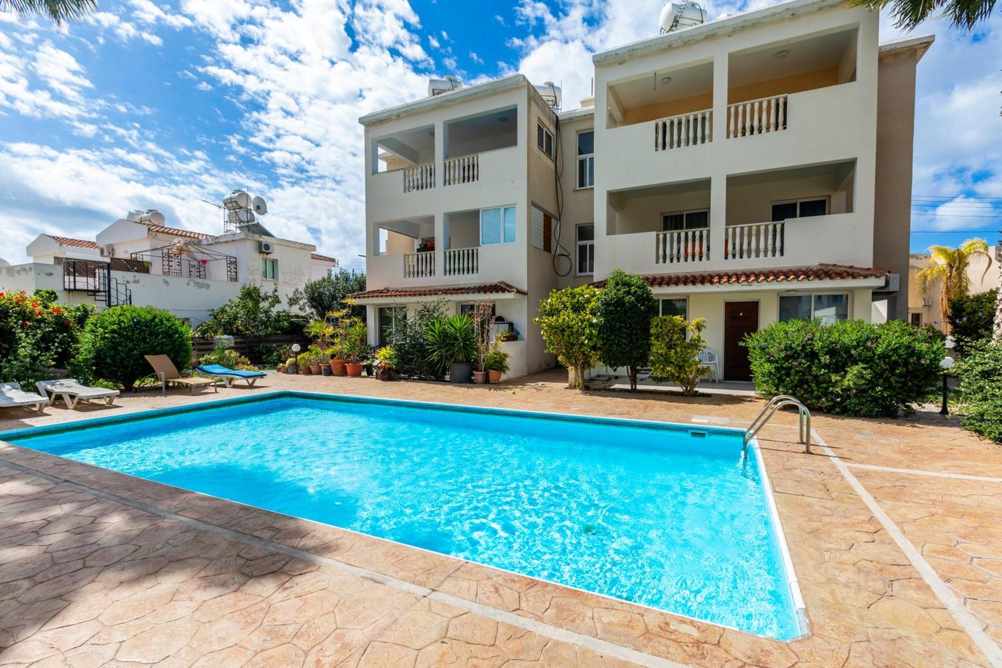 Beautiful 2 Bed Apartment In Paphos Cyprus Esterno foto