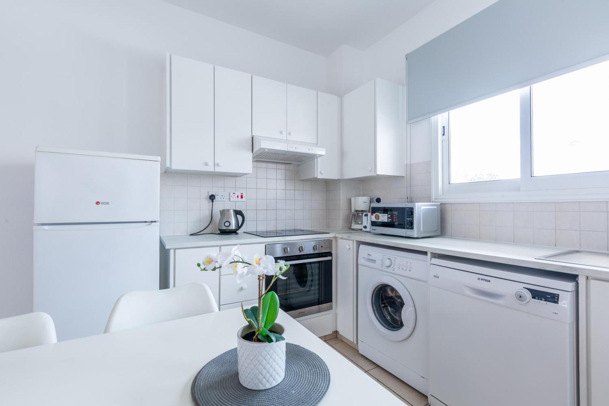Beautiful 2 Bed Apartment In Paphos Cyprus Esterno foto