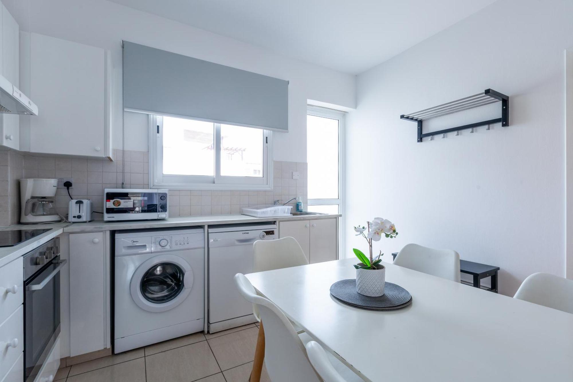 Beautiful 2 Bed Apartment In Paphos Cyprus Esterno foto