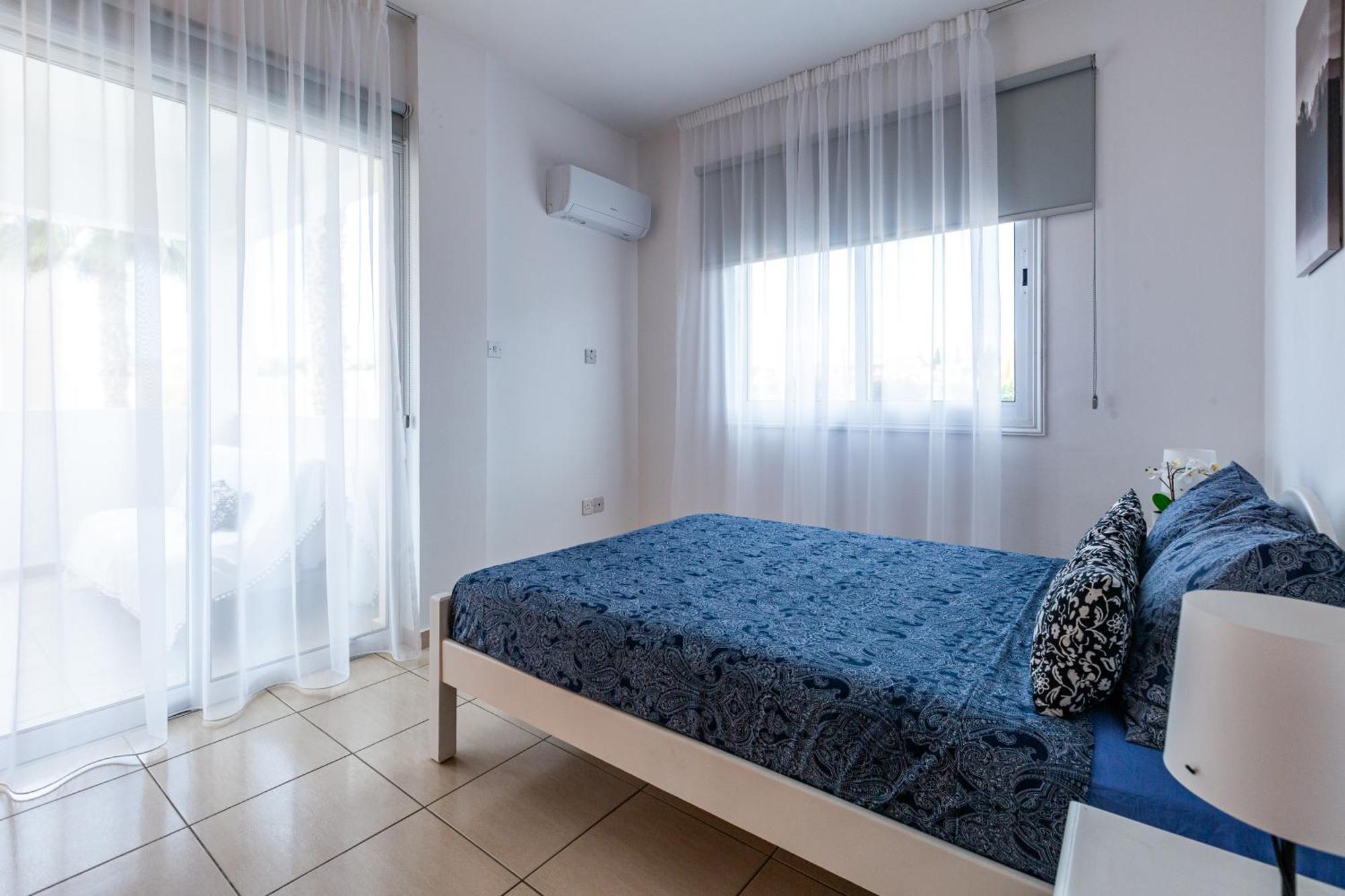Beautiful 2 Bed Apartment In Paphos Cyprus Esterno foto