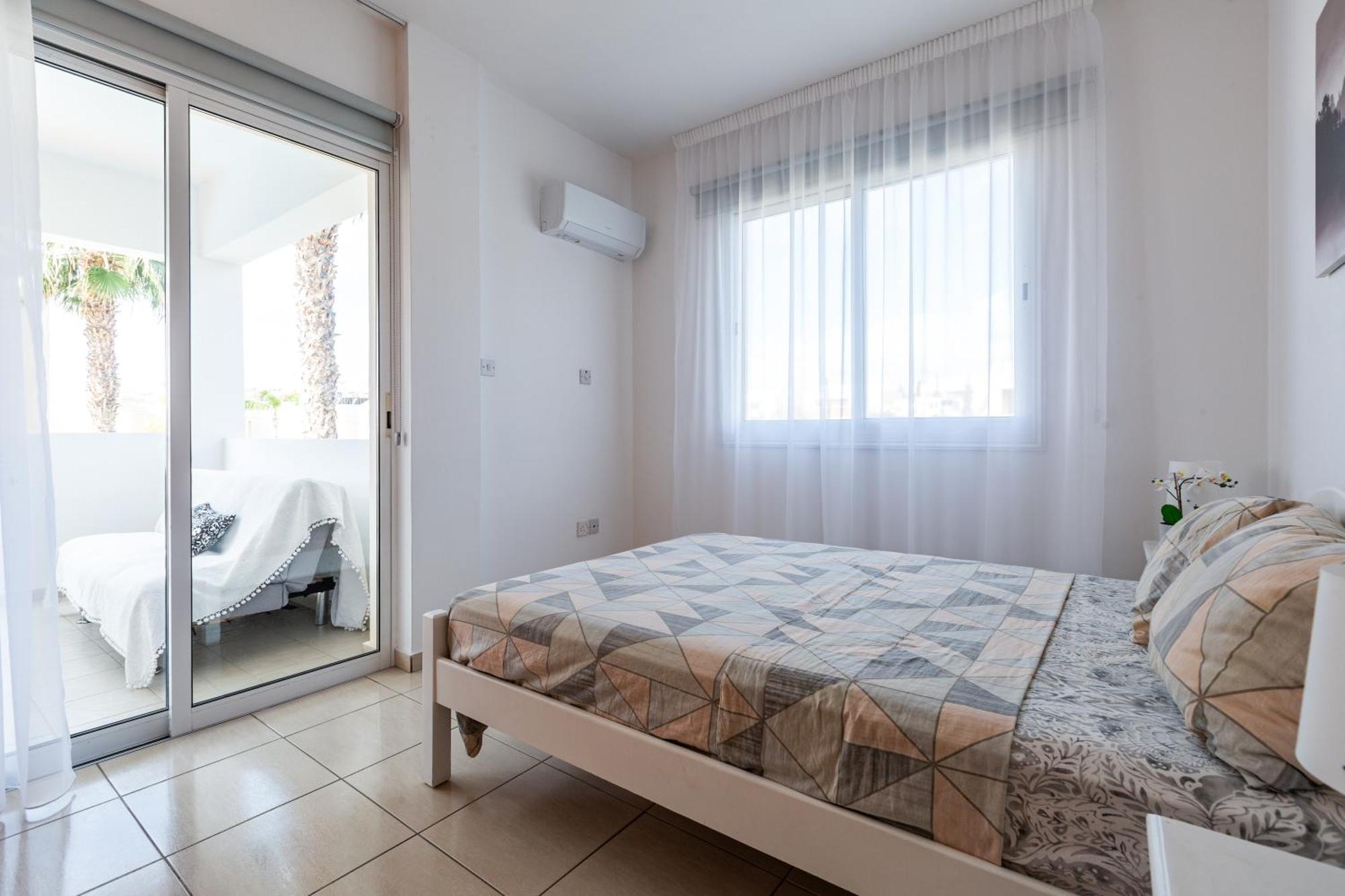 Beautiful 2 Bed Apartment In Paphos Cyprus Esterno foto