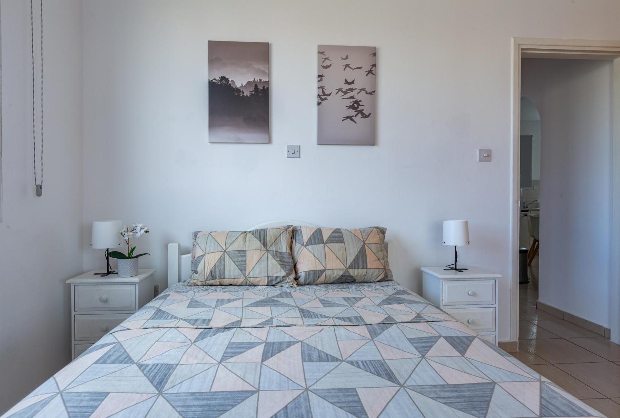 Beautiful 2 Bed Apartment In Paphos Cyprus Esterno foto