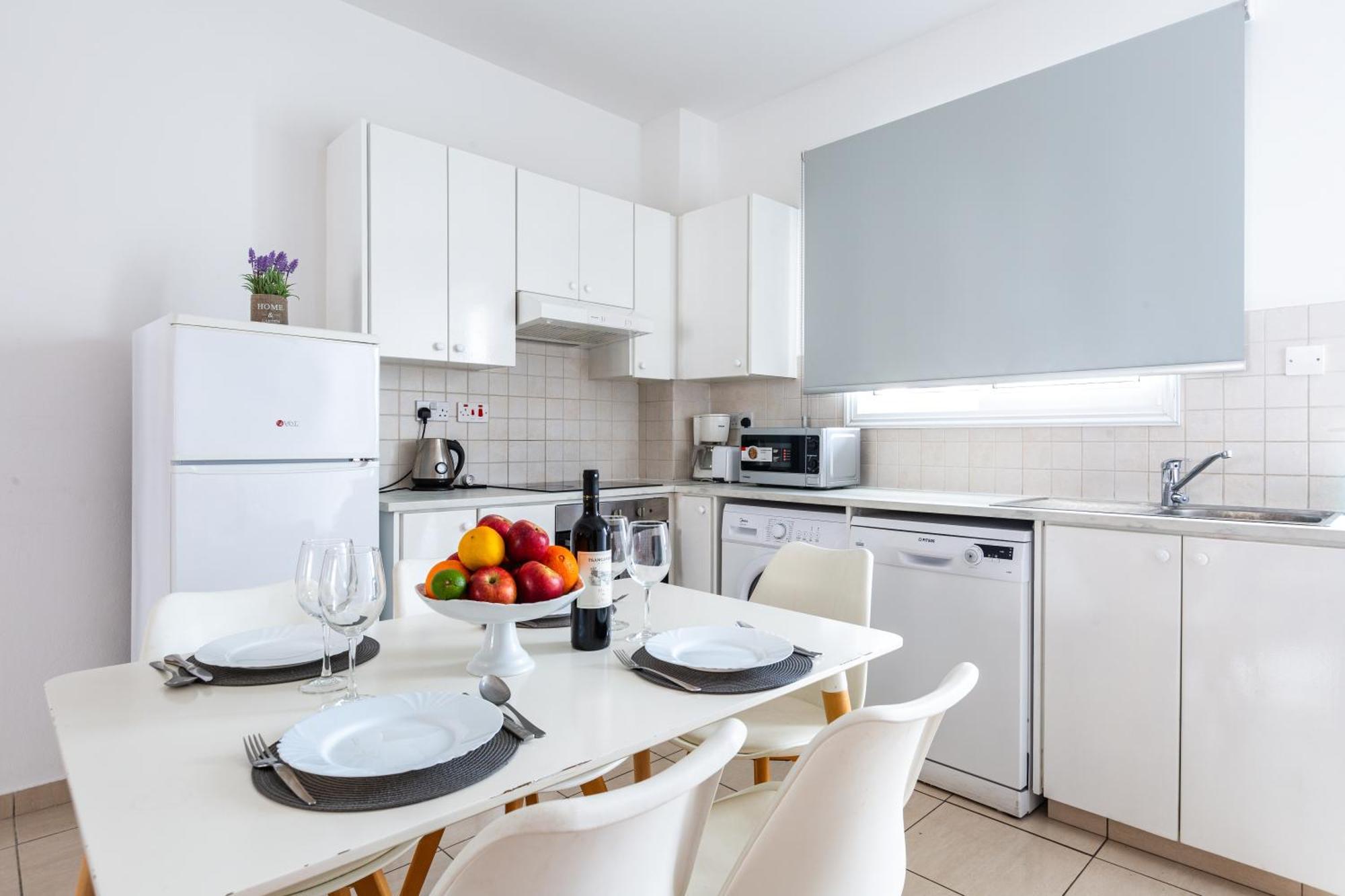 Beautiful 2 Bed Apartment In Paphos Cyprus Esterno foto