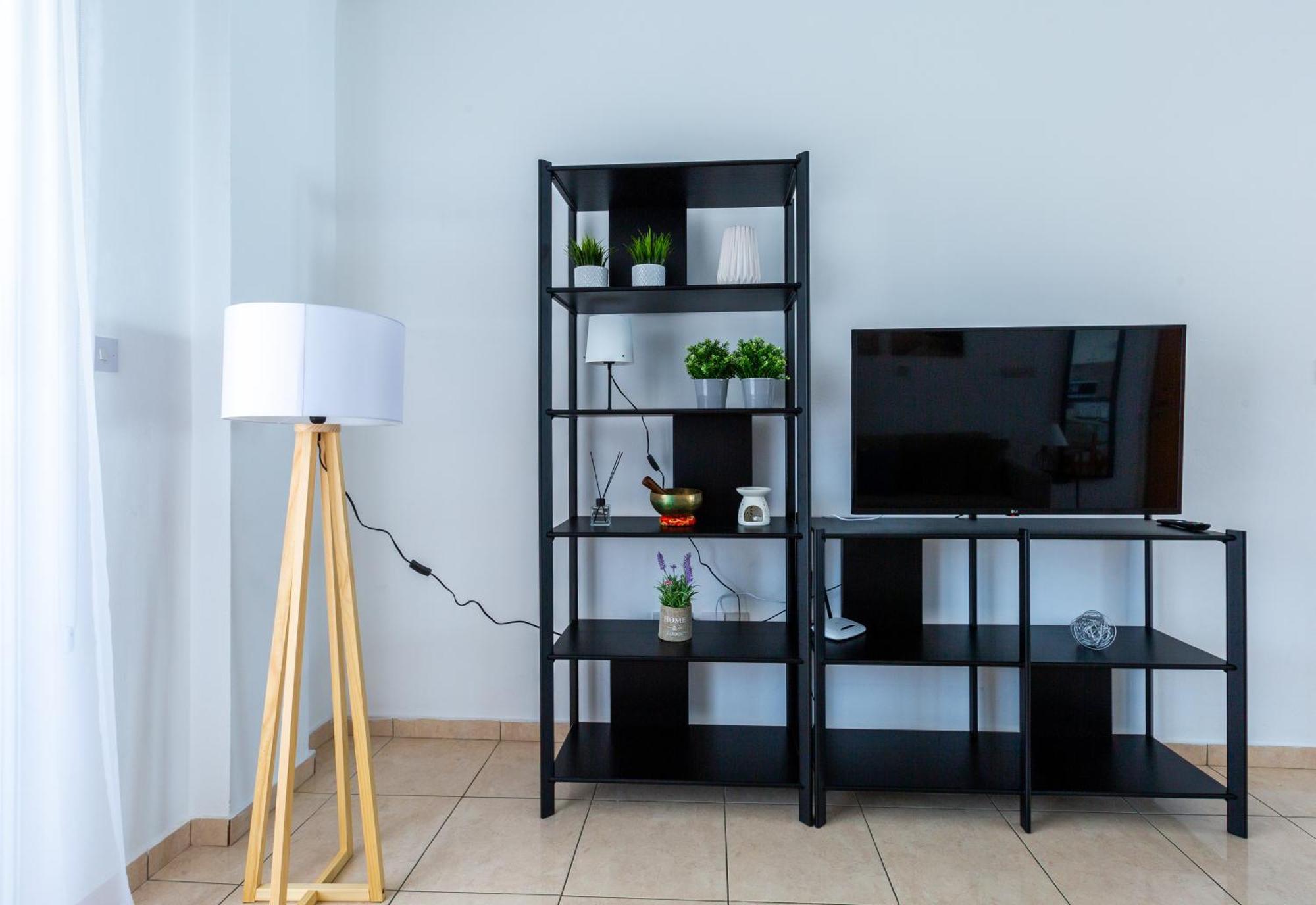 Beautiful 2 Bed Apartment In Paphos Cyprus Esterno foto