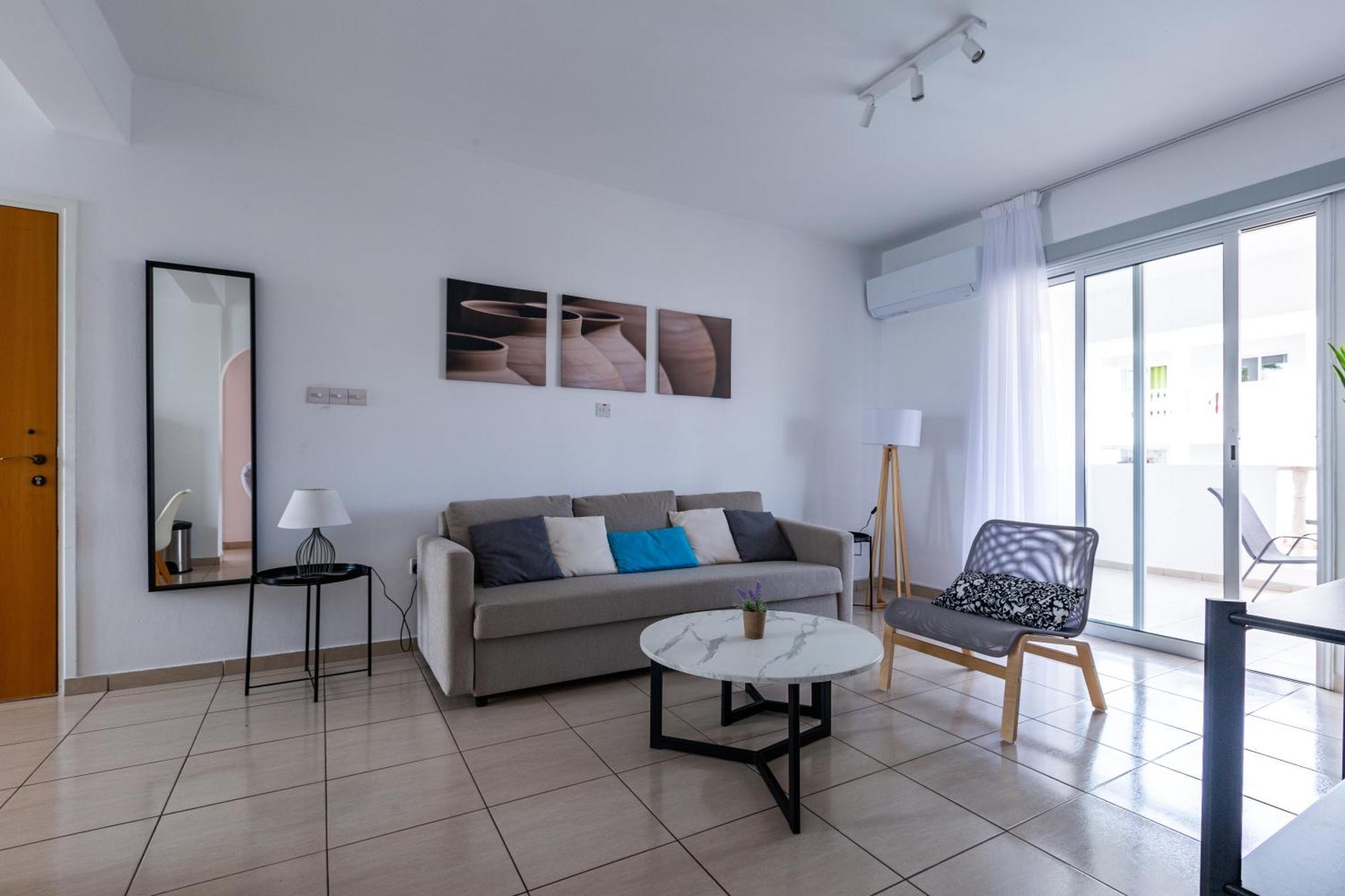 Beautiful 2 Bed Apartment In Paphos Cyprus Esterno foto