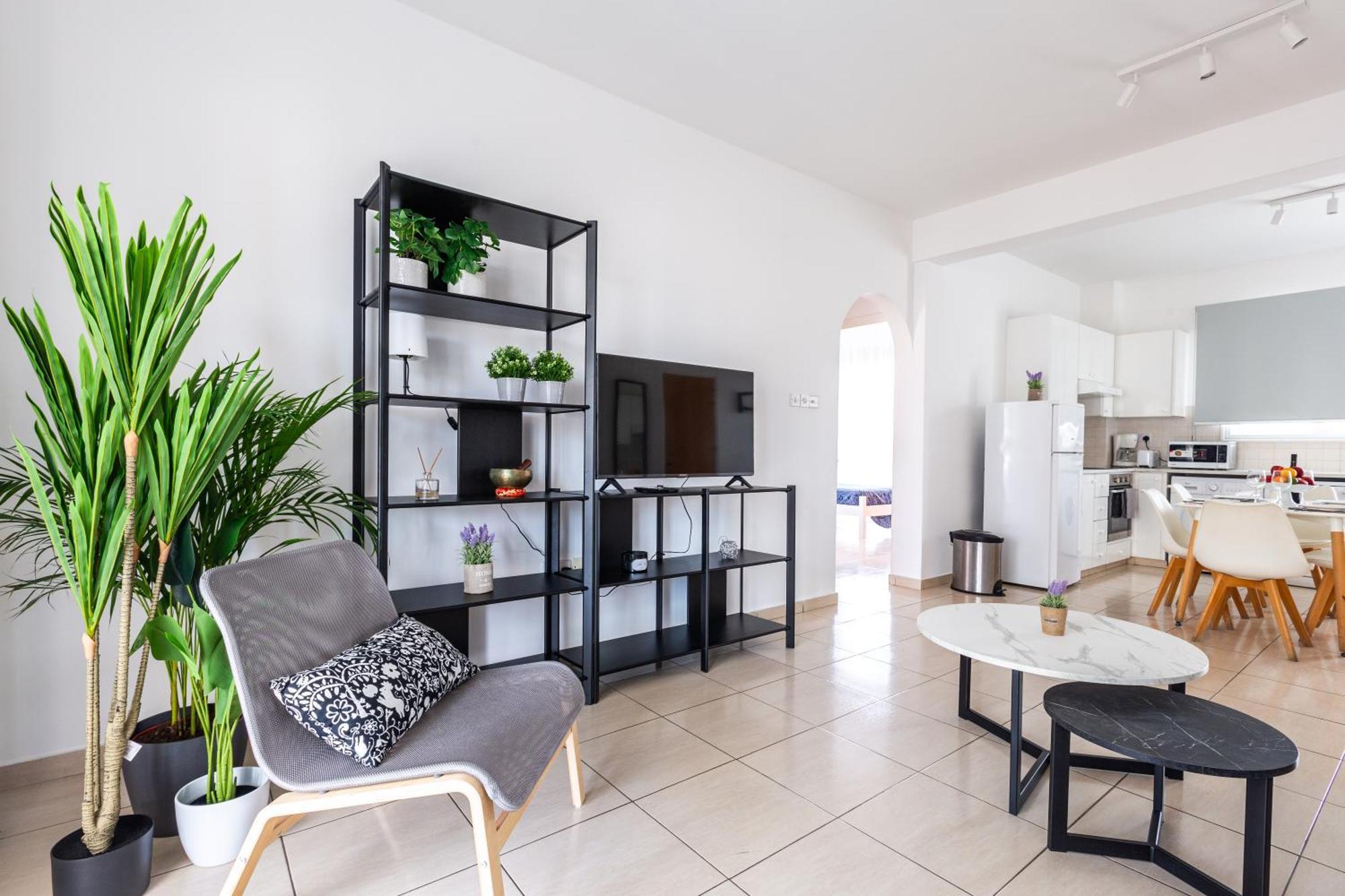 Beautiful 2 Bed Apartment In Paphos Cyprus Esterno foto