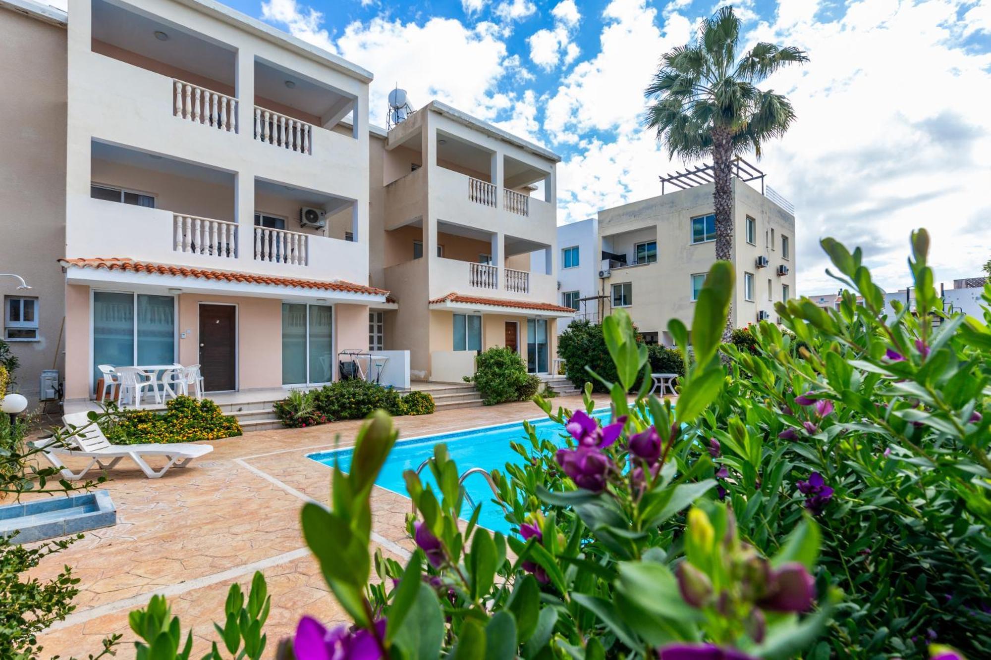 Beautiful 2 Bed Apartment In Paphos Cyprus Esterno foto