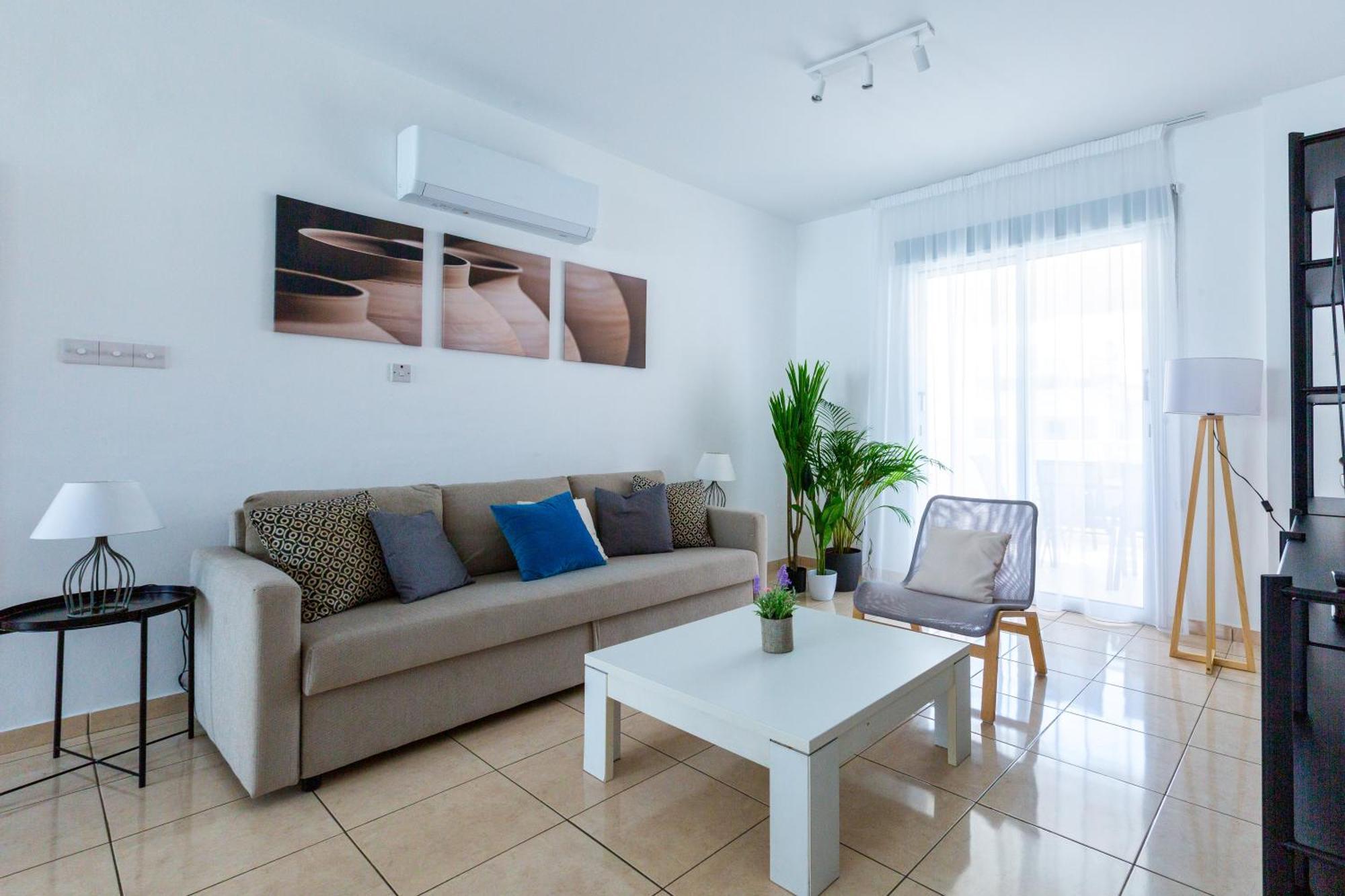 Beautiful 2 Bed Apartment In Paphos Cyprus Esterno foto
