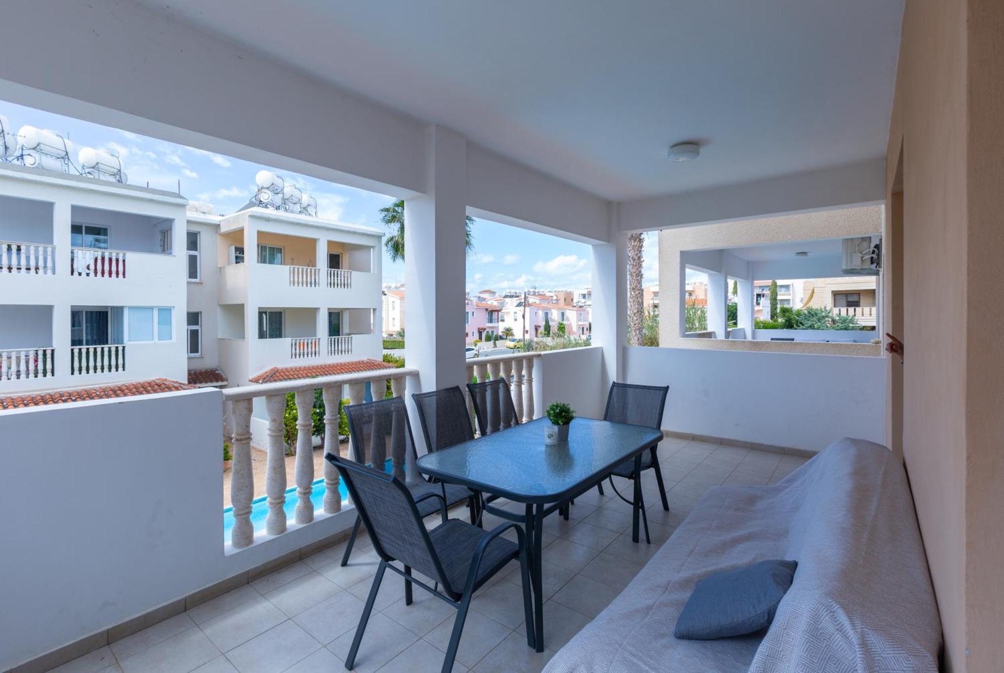Beautiful 2 Bed Apartment In Paphos Cyprus Esterno foto