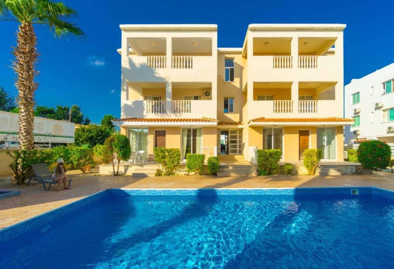 Beautiful 2 Bed Apartment In Paphos Cyprus Esterno foto